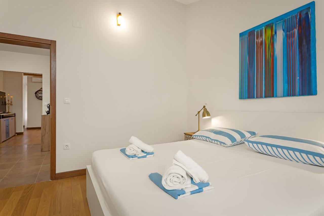 Apartments Cesare With Shared Pool Ližnjan Eksteriør billede
