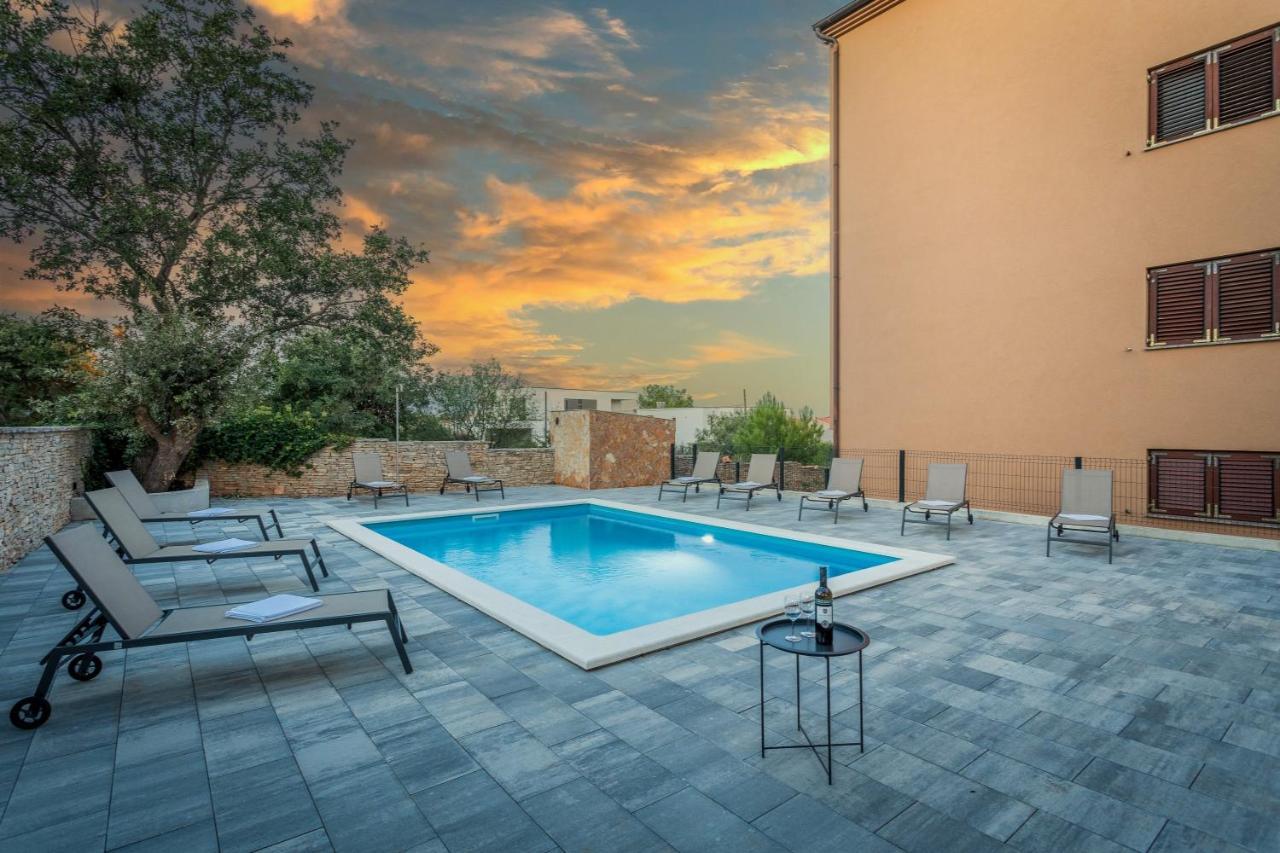 Apartments Cesare With Shared Pool Ližnjan Eksteriør billede